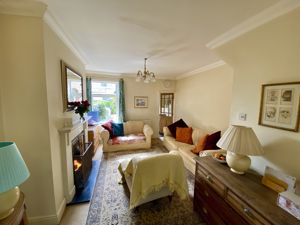 Lounge- click for photo gallery